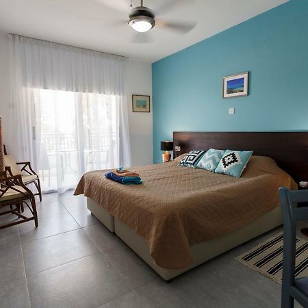Coral Bay Sea Breeze Apartments - 3 Bedroom Apartment 페이야 외부 사진