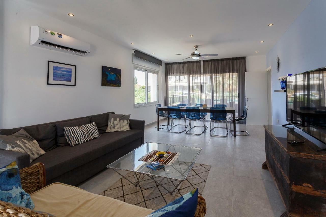 Coral Bay Sea Breeze Apartments - 3 Bedroom Apartment 페이야 외부 사진