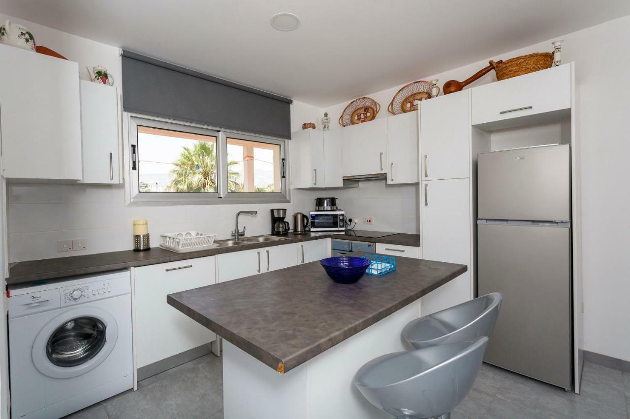 Coral Bay Sea Breeze Apartments - 3 Bedroom Apartment 페이야 외부 사진